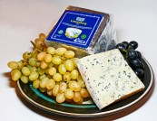 Сыр мягкий с благородной голубой плесенью 50% Lowenburg TM Käseschloss 4*1кг